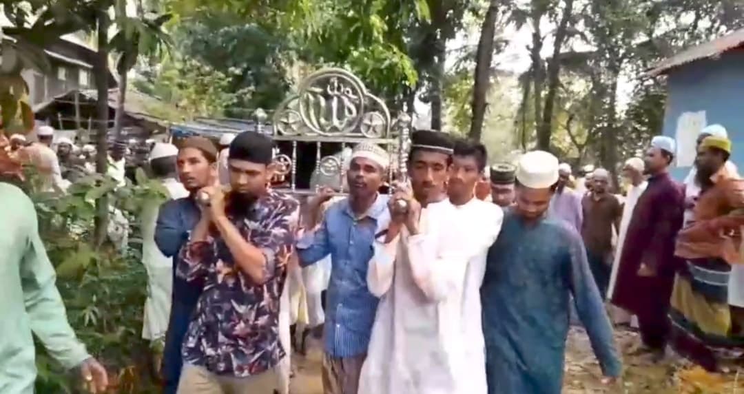বাবার শেষ বিদায়ের দিনেও পরীক্ষার হলে মেহনাব