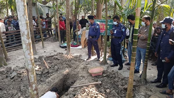 নোয়াখালীতে ১৭ মাস পর তোলা হলো ইমতিয়াজের লাশ