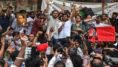 দিল্লিতে শিক্ষার্থীদের টানা আন্দোলন, শিক্ষামন্ত্রীর পদত্যাগ দাবি