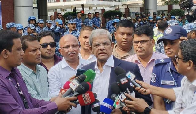 খালেদা জিয়া গণতন্ত্রের প্রতীক হয়ে ফিরেছেন: মির্জা ফখরুল