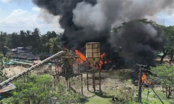 মিয়ানমারে জান্তার বিমান হামলা, নিহত অন্তত ৩৩ জন