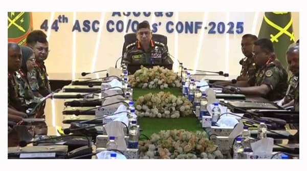 চ্যালেঞ্জ মোকাবিলায় প্রস্তুত থাকতে সেনাপ্রধানের আহ্বান