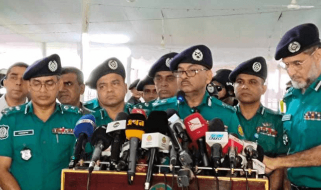 ঈদ নিরাপত্তায় ঢাকাজুড়ে নিশ্ছিদ্র ব্যবস্থায় ডিএমপি’র নজরদারি