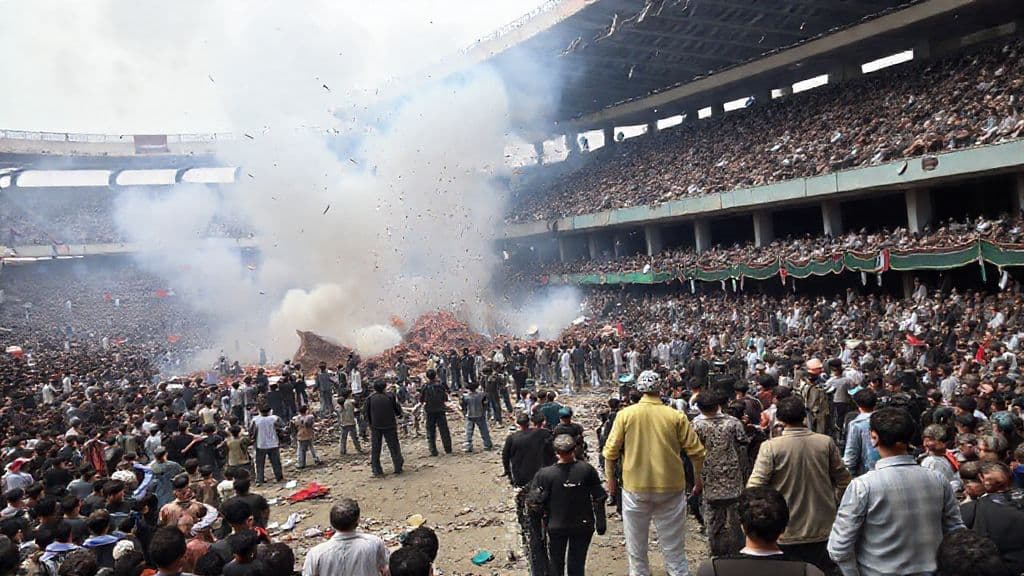 কোয়েটায় সমাবেশে বিস্ফোরণে ১৩ নিহত