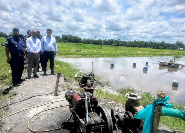 দেবীদ্বারে অভিযানে ৩ ড্রেজার ধ্বংস, রক্ষা পেল কৃষিজমি