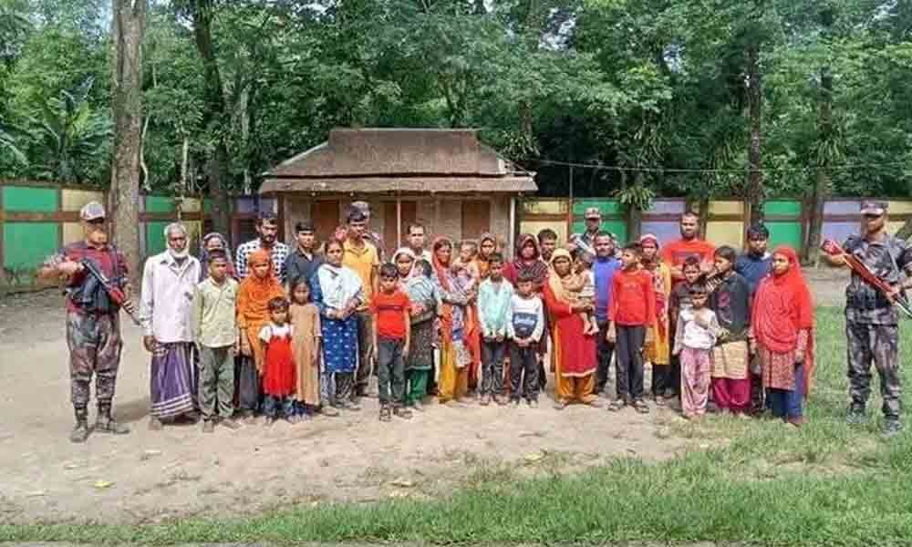 বড়লেখায় বিএসএফের পুশইন, নারী-শিশুসহ শতাধিক আটক