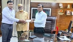 আত্রাইয়ে মুক্তিযোদ্ধাদের আত্মকর্মসংস্থানে ঋণ সহায়তা