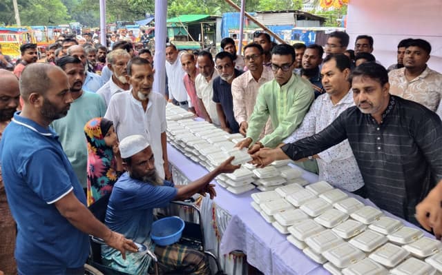 ভিপি সেন্টুর মৃত্যুবার্ষিকীতে দোয়া ও খাবার বিতরণ