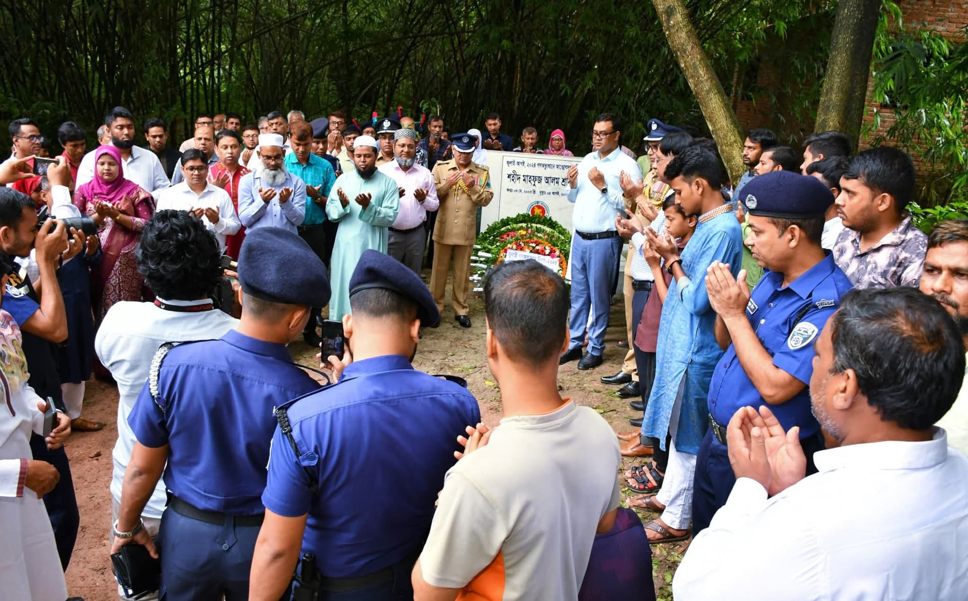 নওগাঁয় শহীদ শ্রাবণসহ সব বীরদের শ্রদ্ধায় পালিত জুলাই দিবস