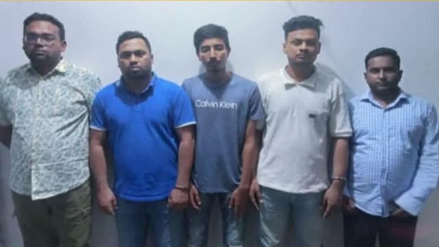 গুলশানে অভিযান, সাবেক মন্ত্রীর ঘনিষ্ঠদের আটক করল পুলিশ