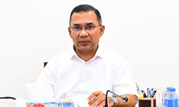 ঢাকার চারপাশের নৌপথ সচলে দ্রুত ব্যবস্থা নিতে প্রধানমন্ত্রীর নির্দেশ