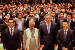 উৎপাদন হাব হিসেবে বাংলাদেশ গড়তে চীনের ব্যবসায়ীদের প্রতি প্রধান উপদেষ্টার আবেদন