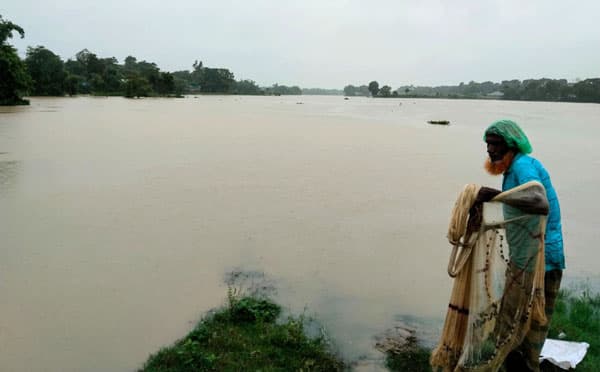 গোমতীর গর্জন শুনে নির্ঘুম রাত কুমিল্লাবাসীর, সতর্ক প্রশাসন