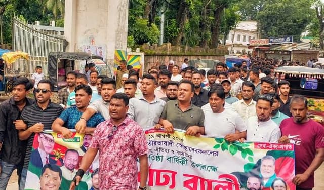 দেবীদ্বারে সেচ্ছাসেবক দলের ৪৫ তম প্রতিষ্ঠা বার্ষিকী উদযাপন
