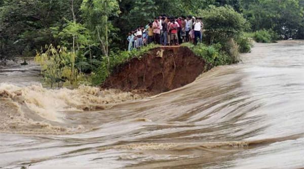 সাত জেলায় বন্যার পূর্বাভাস, বাড়ছে নদীর পানি 