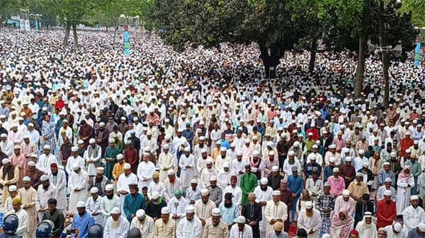 ছয় লাখ মুসল্লিতে পূর্ণ শোলাকিয়ার ১৯৯তম ঈদ জামাত