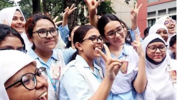 এইচএসসিতে জিপিএ-৫ পেয়েছে ৪০ হাজার ৮৪ জন