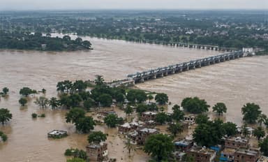 নেপালের বন্যার পানি ঢুকছে বিহারে, সর্বোচ্চ সতর্কতা জারি