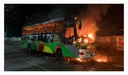 মধ্যরাতে রাজধানীর তিন বাসে অগ্নিকাণ্ড: আতঙ্কে এলাকাবাসী