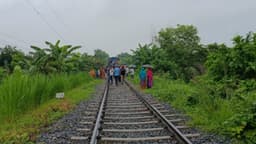ফরিদপুর-৪ আসনের ইউনিয়ন পুনর্বহালের দাবিতে ভাঙ্গায় অবরোধ