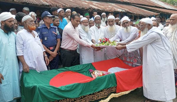 আত্রাইয়ে বীর মুক্তিযোদ্ধা মফিজ উদ্দিনের রাষ্ট্রীয় মর্যাদায় দাফন সম্পন্ন