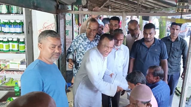 জয়পুরহাটে বিএনপির লিফলেট বিতরণ ও পথসভা