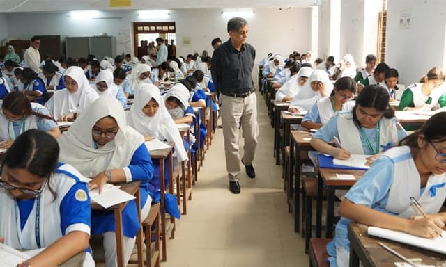 কারফিউয়ের জেরে গোপালগঞ্জে স্থগিত এইচএসসি পরীক্ষা