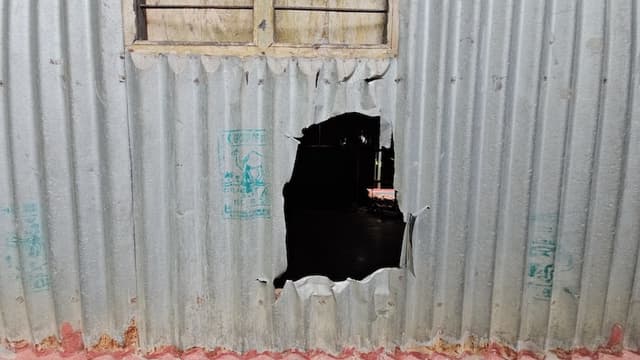 জমি নিয়ে দ্বন্দ্বে গোয়ালন্দে বাড়ি ভাঙচুরের অভিযোগ