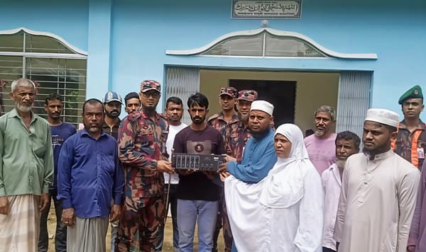 পানছড়িতে মসজিদ, মাদ্রাসা, এতিমখানা ও শিক্ষাপ্রতিষ্ঠানে বিভিন্ন সামগ্রী বিতরণ