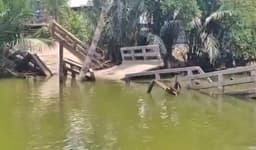 পর্যটনপথে সেতু ভাঙন, কুয়াকাটা যাত্রা বিপন্ন