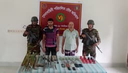 মুলাদীতে যৌথ অভিযানে বোমা-দেশীয় অস্ত্রসহ দুই ভাই গ্রেফতার
