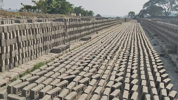 কাঁঠালিয়ায় লোকদেখানো অভিযানের পর ফের চালু পাঁচ অবৈধ ইটভাটা