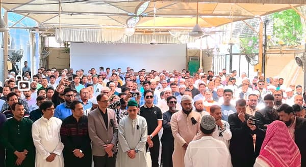 সৌদিআরবে বেগম খালেদা জিয়ার গায়বানা জানাজা নামাজ অনুষ্ঠিত 