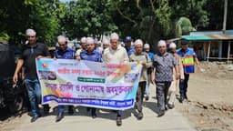 নদীতে বিপন্ন মাছ ধরতে নিষেধাজ্ঞা – জেলেদের সতর্ক করলেন ইউএনও নাহিদুর