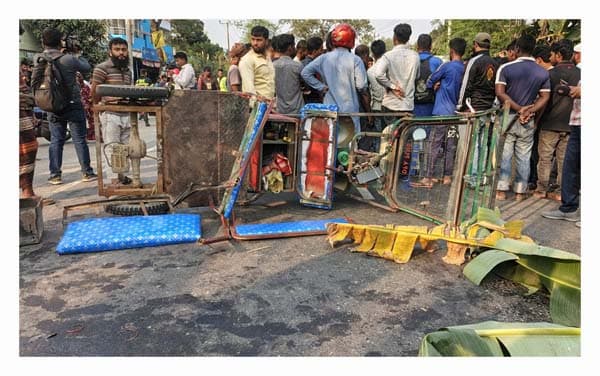 দিনাজপুরে মিনিবাস–অটোরিকশার মুখোমুখি সংঘর্ষে একই পরিবারের চারজনের মৃত্যু