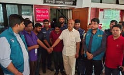 রাজবাড়ী বিআরটিএ দালালচক্রে দুদকের হানা, আটক ৪