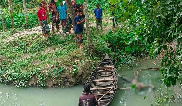 রাজাপুরে ভেসে থাকা লাশে এলাকাজুড়ে চাঞ্চল্য