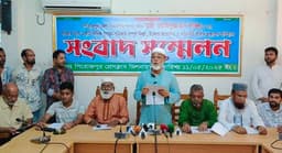 পিরোজপুরে বিএনপি নেতা লাভলুর সংবাদ সম্মেলন