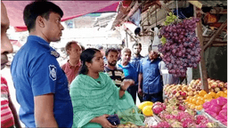 পাঁচবিবিতে ফুটপাত দখল মুক্ত করলেন ইউএনও