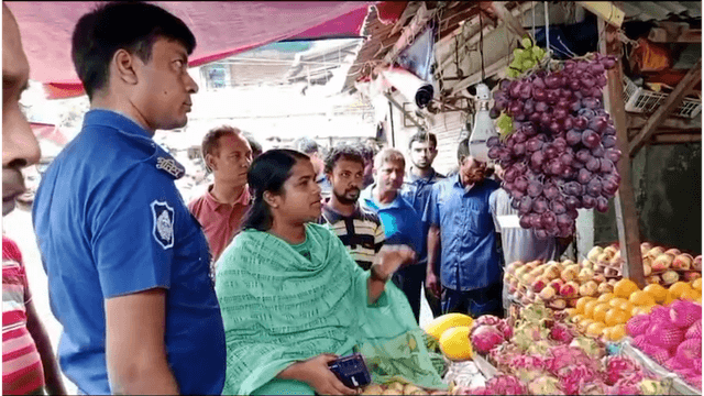 পাঁচবিবিতে ফুটপাত দখল মুক্ত করলেন ইউএনও