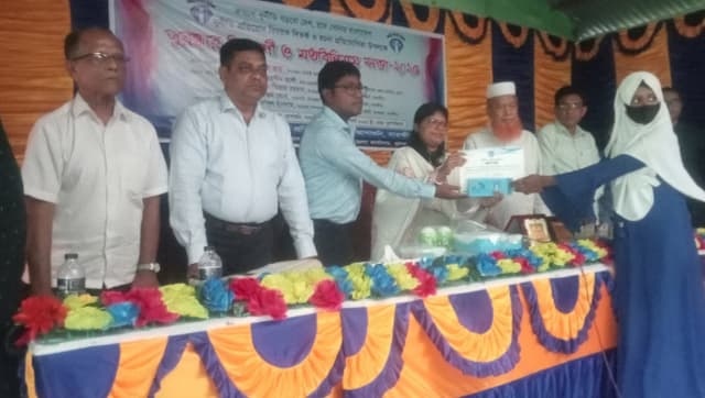 আশাশুনিতে শিক্ষার্থীদের দুর্নীতি প্রতিরোধ প্রতিযোগিতা