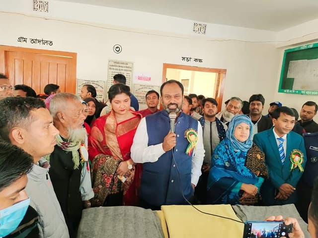 ভূঞাপুরে শীতার্তদের মাঝে কম্বল বিতরণ