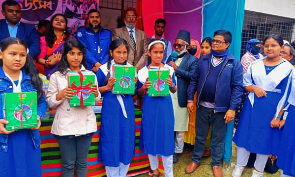 কাউখালীতে বই বিতরণ উৎসব অনুষ্ঠিত