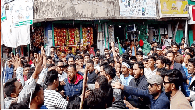 ভান্ডারিয়ায় ছাত্রদলের প্রতিষ্ঠাবার্ষিকীতে দুই গ্রুপের সংঘর্ষ, আহত ৫