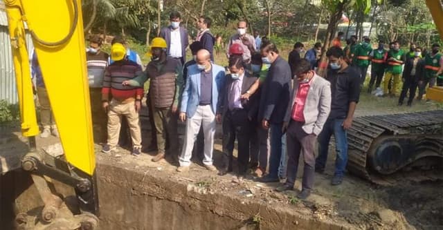 ৭৪ টন বর্জ্য অপসারণ পান্থপথে বক্স কালভার্ট থেকে