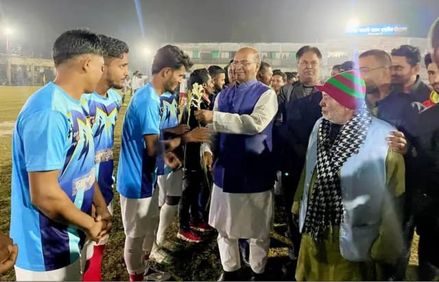 কলাপাড়ায় এমপি মহিব্বুর রহমান নাইট ফুটবল টুর্নামেন্টের উদ্বোধন