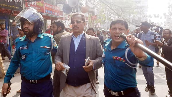 বরিশালে বিএনপির সাবেক এমপিসহ আটক ৭