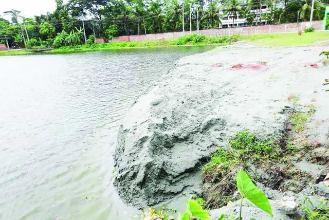 ২০০ বছর পুড়নো ‘সীতা-রামের দিঘি ভরাট’ তদন্তের নির্দেশ