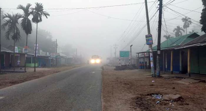 তীব্র শীতে কাঁপছে ভূরুঙ্গামারী