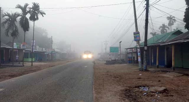 তীব্র শীতে কাঁপছে ভূরুঙ্গামারী